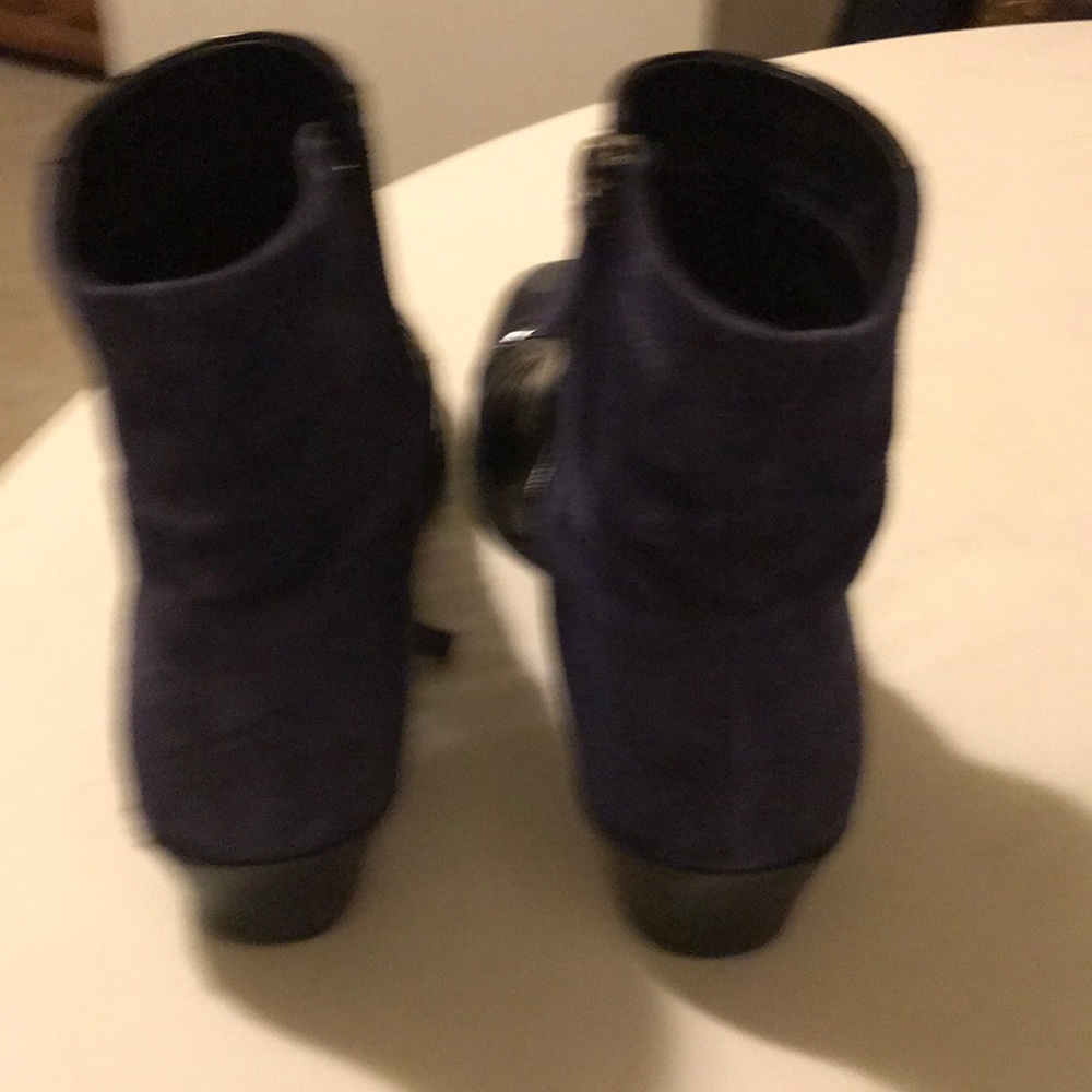 Roger Vivier  Chelsea Ankle Boots - Picture 4 of 8